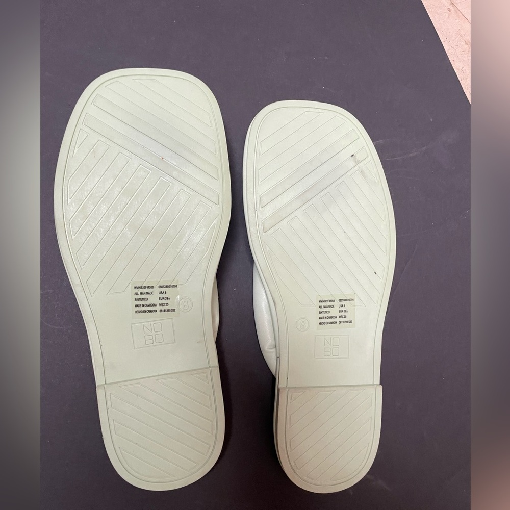 Women’s Mint Green Flip Flop Sandal, size 8 - Picture 3 of 6